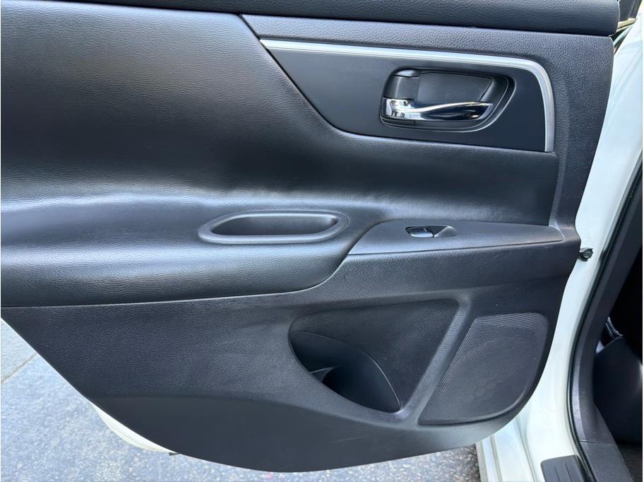 2018 Nissan Altima SR - Photo 12