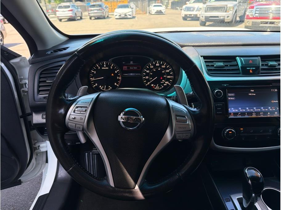 2018 Nissan Altima SR - Photo 13