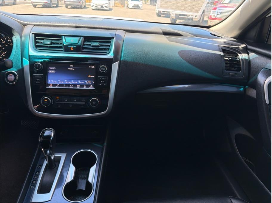 2018 Nissan Altima SR - Photo 14