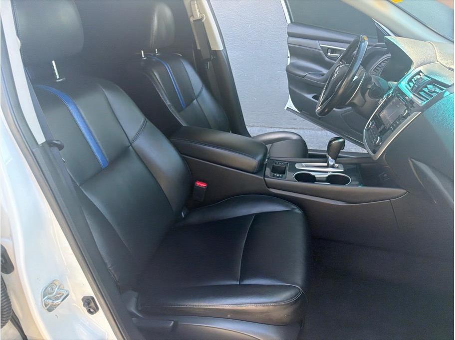 2018 Nissan Altima SR - Photo 24