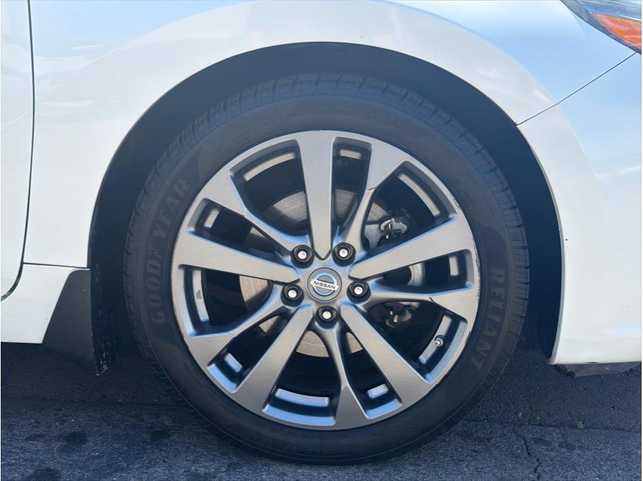 2018 Nissan Altima SR - Photo 32