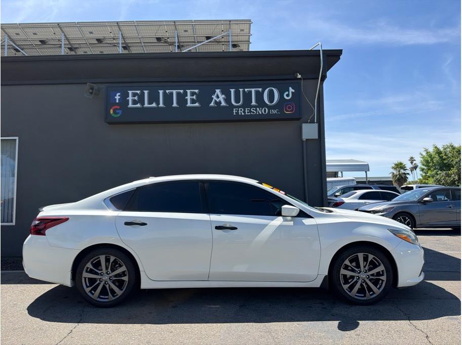 2018 Nissan Altima SR - Photo 5