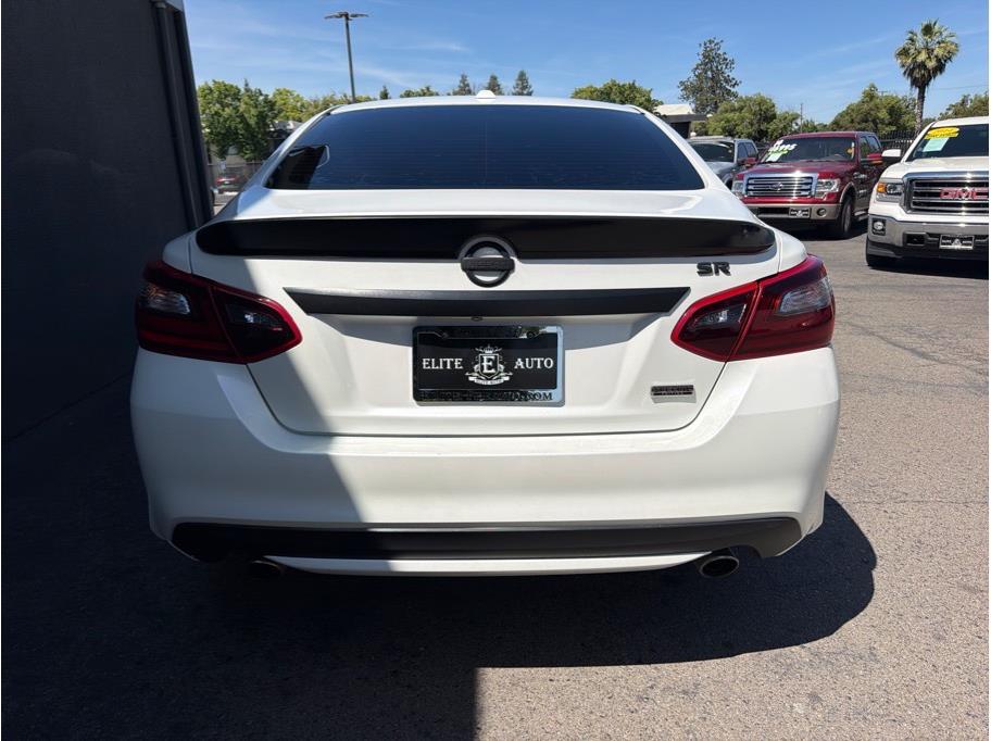 2018 Nissan Altima SR - Photo 7