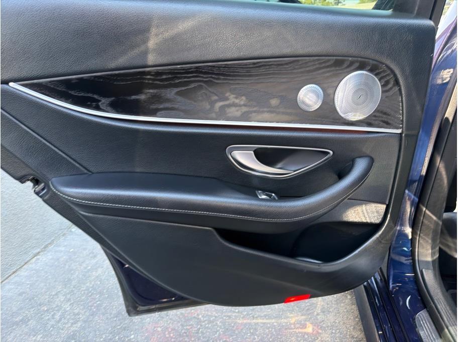 2018 Mercedes-Benz E-Class E300 - Photo 11