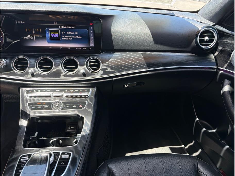 2018 Mercedes-Benz E-Class E300 - Photo 14