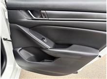 Vehicle Thumb #26