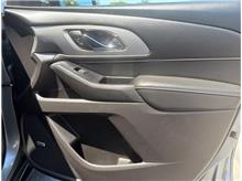 Vehicle Thumb #36
