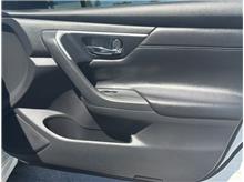 Vehicle Thumb #25