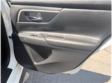 Vehicle Thumb #27