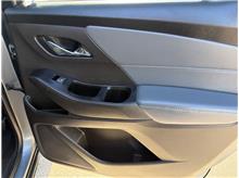 Vehicle Thumb #32