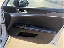 Vehicle Thumb #27