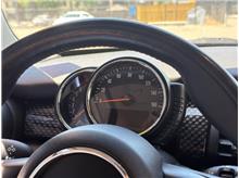 Vehicle Thumb #21