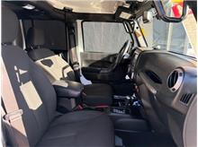 Vehicle Thumb #24