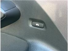 Vehicle Thumb #25