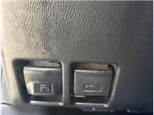 Vehicle Thumb #22