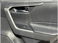 Vehicle Thumb #32