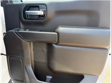 Vehicle Thumb #33