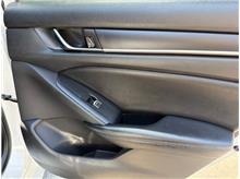 Vehicle Thumb #33