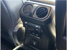 Vehicle Thumb #32