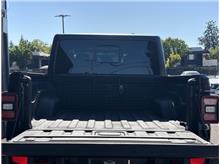 Vehicle Thumb #33