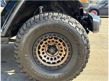 Vehicle Thumb #37