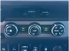 Vehicle Thumb #16