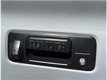 Vehicle Thumb #28