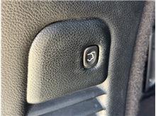 Vehicle Thumb #28