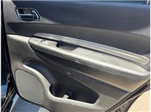 Vehicle Thumb #32