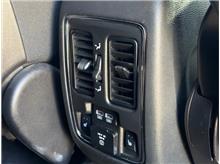 Vehicle Thumb #33