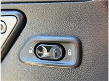 Vehicle Thumb #21