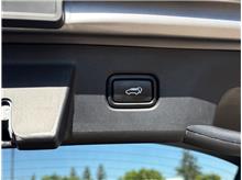 Vehicle Thumb #29