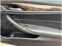 Vehicle Thumb #32