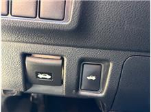 Vehicle Thumb #24
