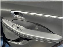 Vehicle Thumb #32
