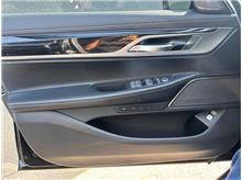 Vehicle Thumb #17