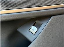 Vehicle Thumb #24