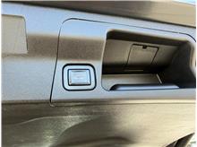 Vehicle Thumb #16