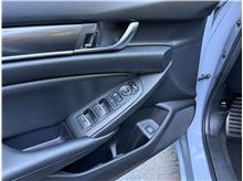 Vehicle Thumb #9