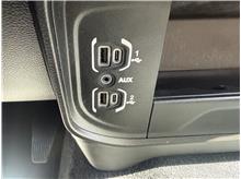 Vehicle Thumb #17
