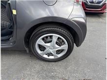 Vehicle Thumb #32