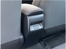 Vehicle Thumb #18