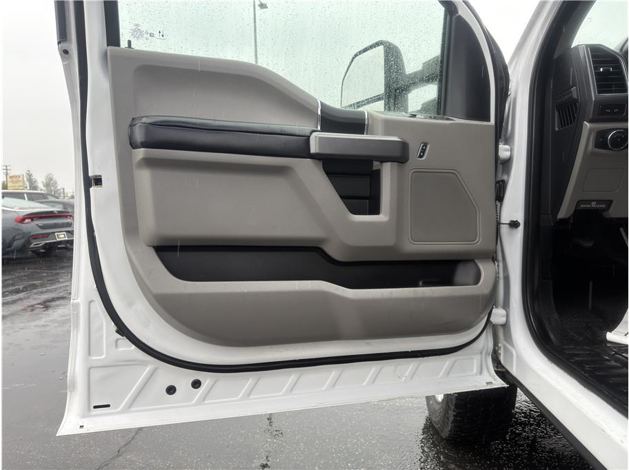 2020 Ford F-350 Super Duty XLT - Photo 11