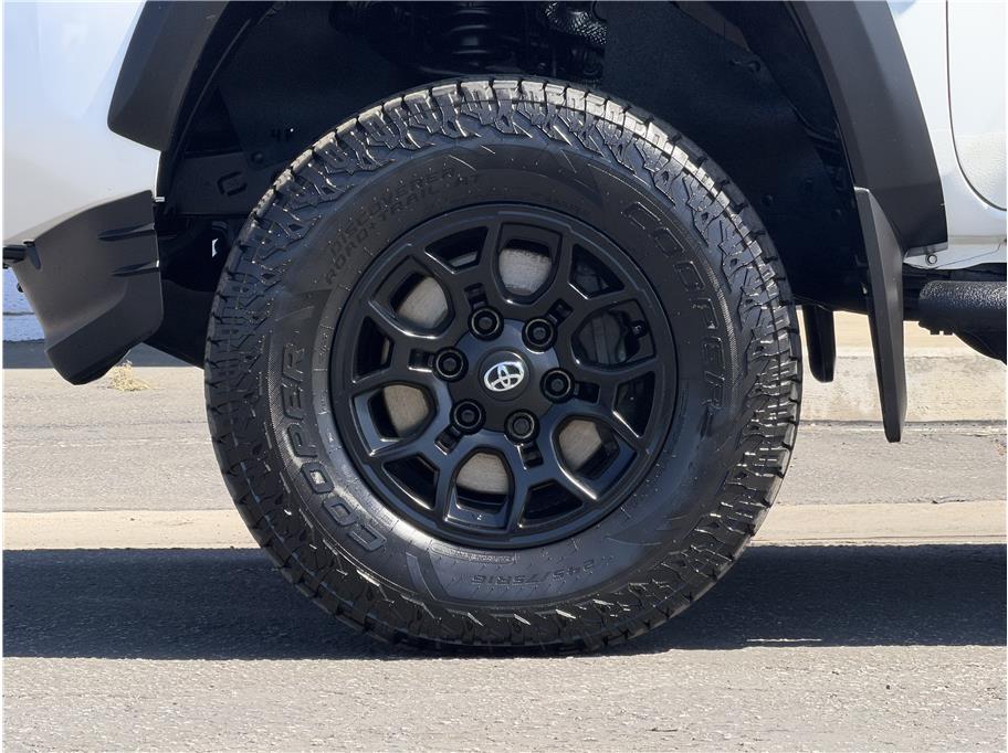 2022 Toyota Tacoma SR - Photo 20