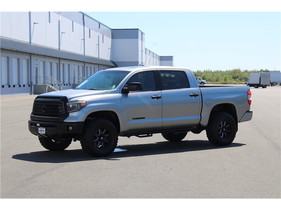 2017 Toyota Tundra Limited's photo