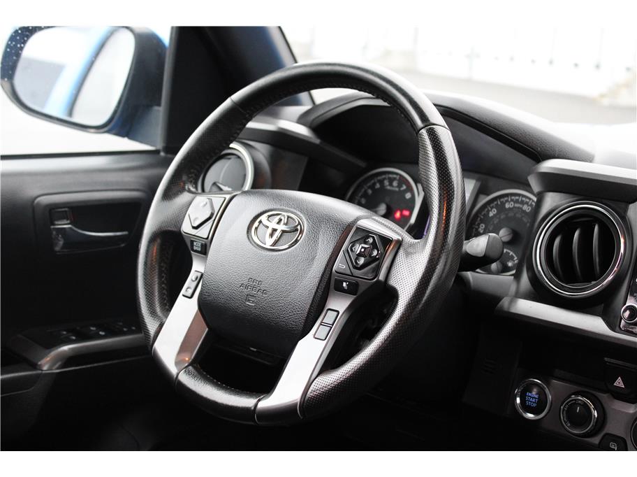 2020 Toyota Tacoma TRD Sport - Photo 16