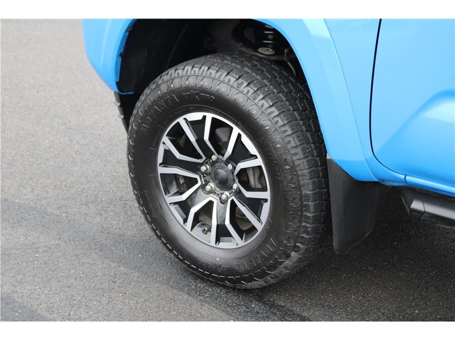 2020 Toyota Tacoma TRD Sport - Photo 6