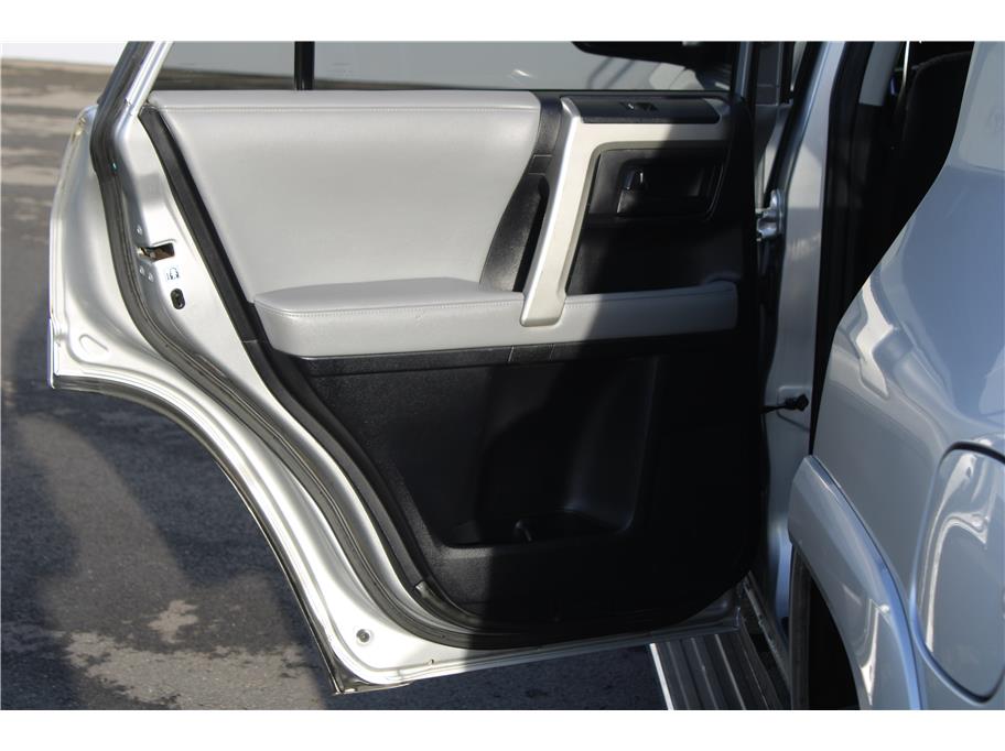2013 Toyota 4Runner SR5 - Photo 12