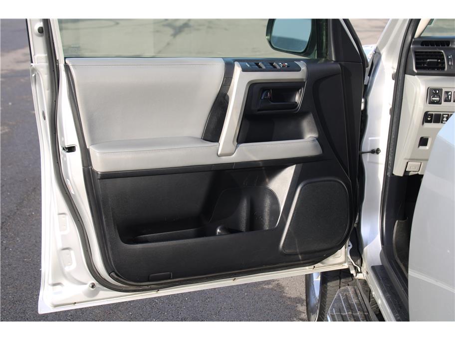 2013 Toyota 4Runner SR5 - Photo 7