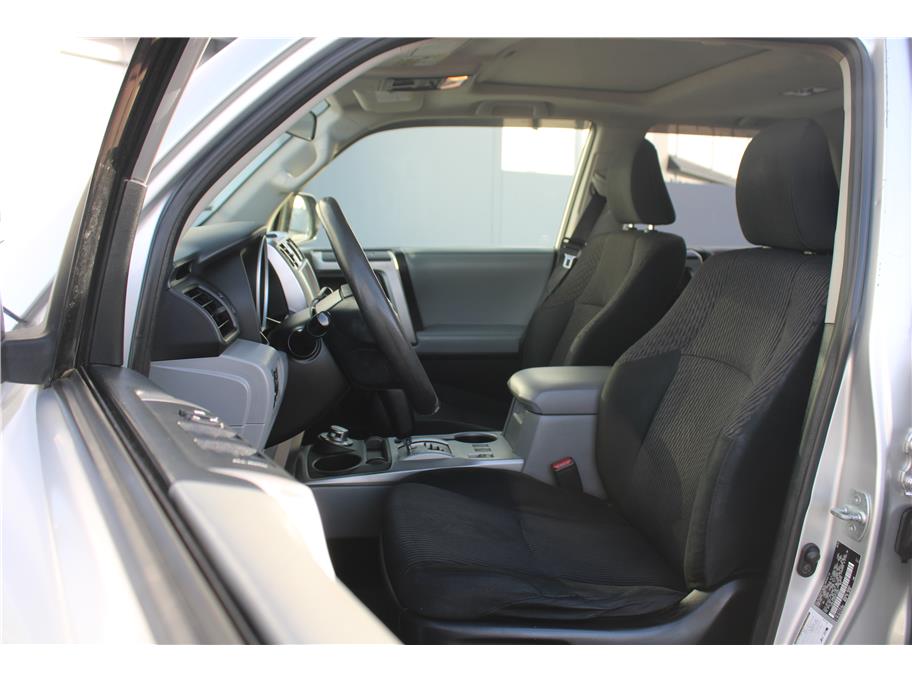 2013 Toyota 4Runner SR5 - Photo 8